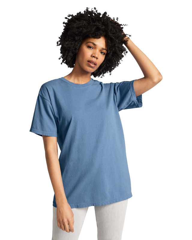 Manufacturer photo of a model wearing the Comfort Colors 1717 tee in Blue Jean